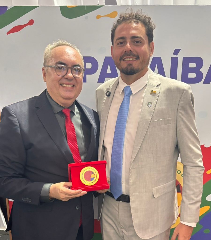 Nazarezinho conquista Selo Ouro de Alfabetização e prefeito Marcelo Vale participa de solenidade em Brasília